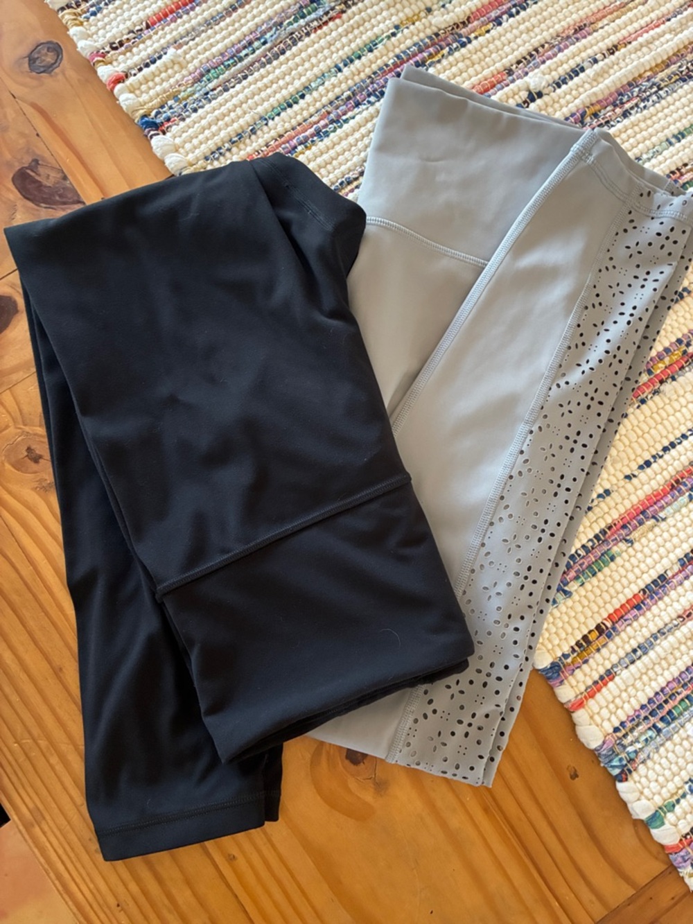 Aerie Gray High-Waist Leggings
Athleta black high rise 7/8 Leggings, med.